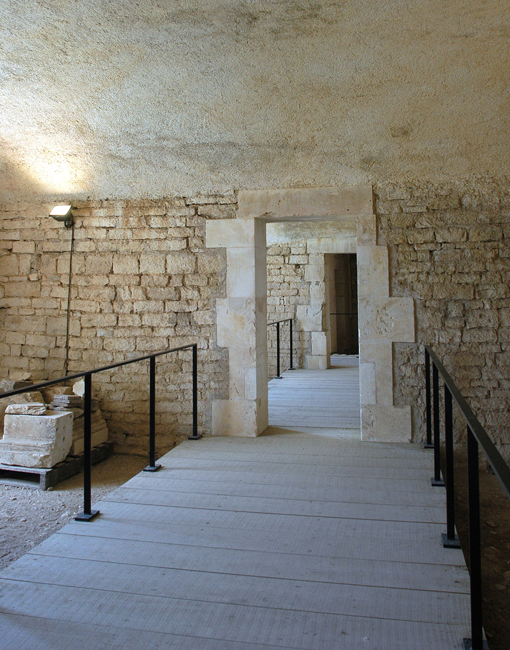 Création d'un parcours de visite et restauration du château de Maulnes  / Cruzy-Le-Châtel / Mise en sécurité du parcours de visite