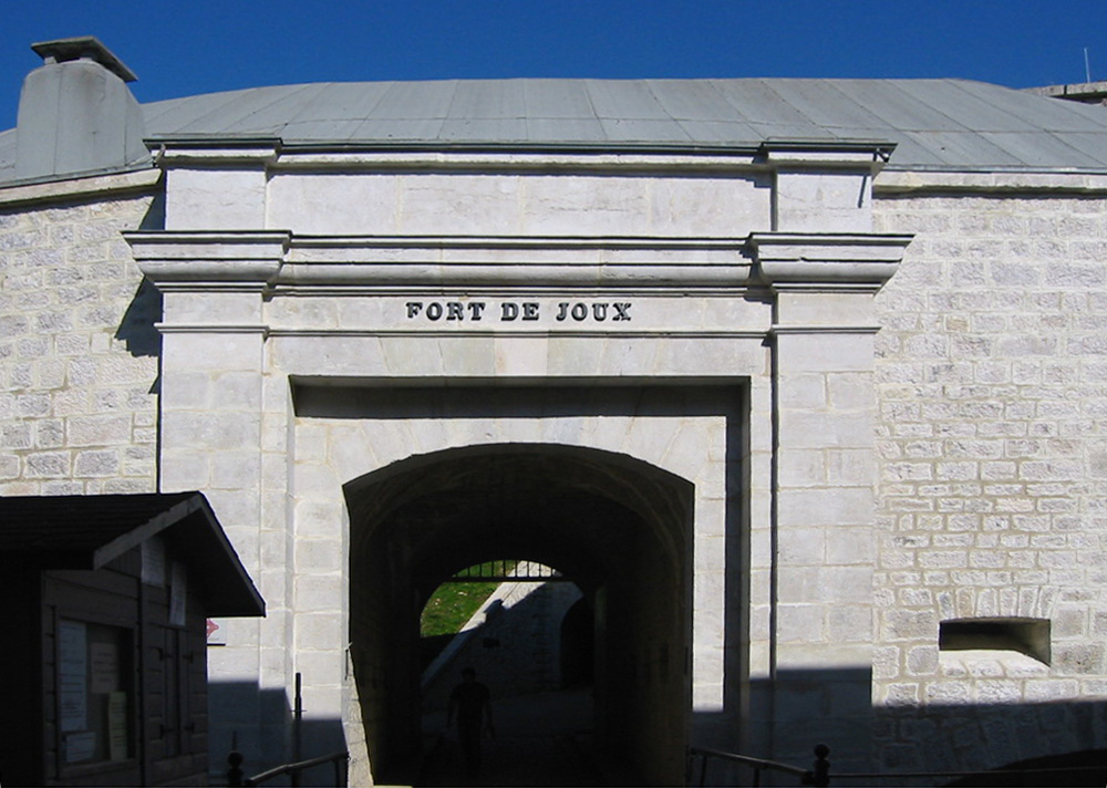 Restauration des fortifications du fort de Joux / La Cluse-et-Mijoux / Entrée principale du Fort. 