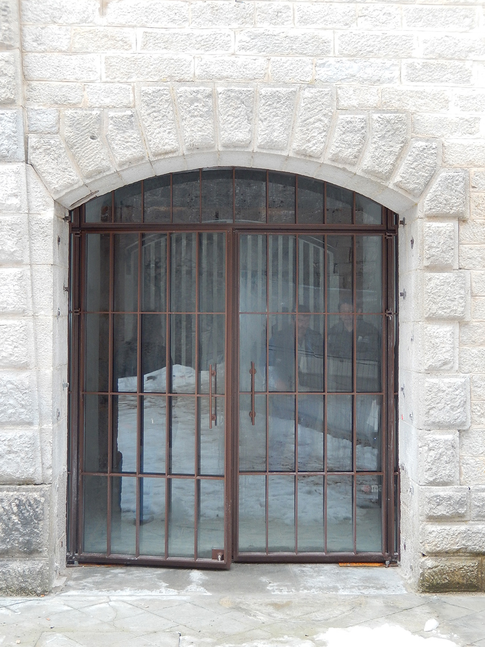 Aménagement d'un musée dans le casernement Joffre, Fort de Joux / La Cluse et Mijoux / Porte après restauration